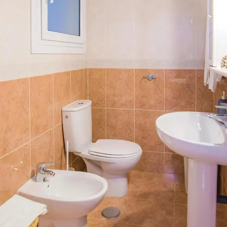 Amazing In Benalmdena With 7 Bedrooms, Wifi&outdoor Swimming Pool Benalmádena