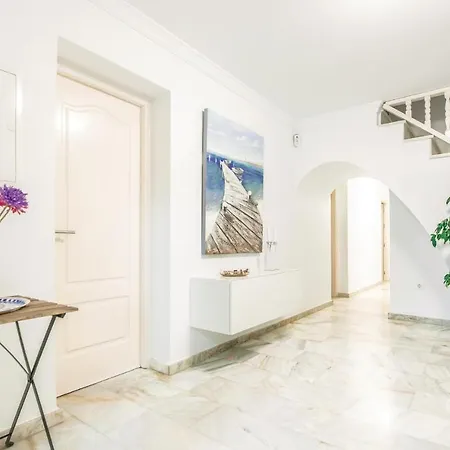 Amazing In Benalmdena With 7 Bedrooms, Wifi&outdoor Swimming Pool